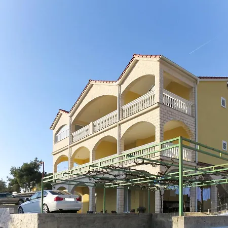 Toni-3 By Interhome Apartman Grebastica