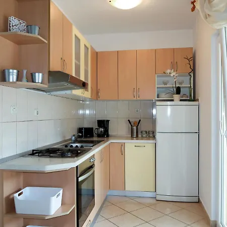 Toni-3 By Interhome * Grebastica