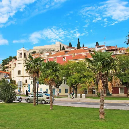 Toni-3 By Interhome Apartman Grebastica