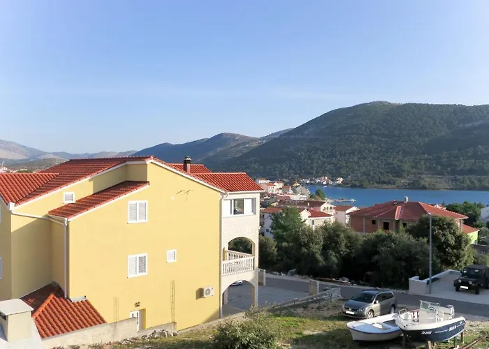 Toni-3 By Interhome Lägenhet Grebaštica