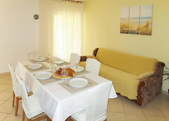 Toni-3 By Interhome *